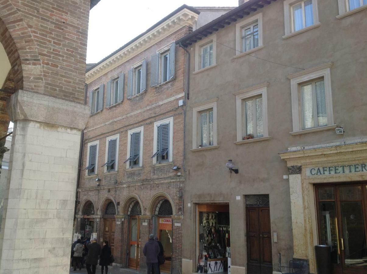 San Francesco Bedrooms Ουρμπίνο Εξωτερικό φωτογραφία